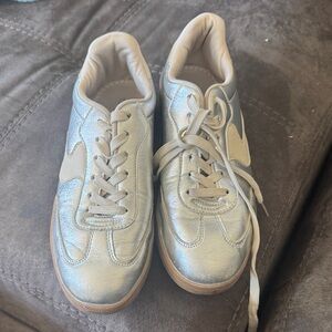 TOP Moda Silver Sneakers: size 8